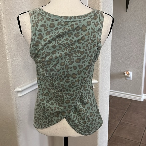 Anthropologie Dolan green leopard print fold over wrap back tank top Size XS - Picture 12 of 17